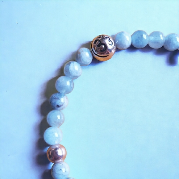 Aquamarine & Gold Beaded Handcrafted Bracelet - Picture 3 of 5